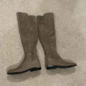 Nine West Suede Boots Sz 7.5 Almost Like New